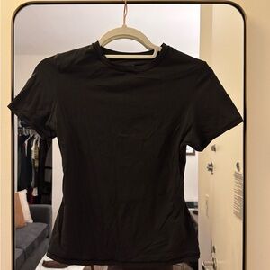 SKIMS fits everybody Black Short Sleeve Tee